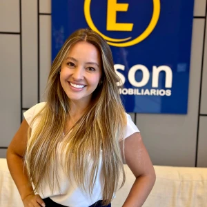 Thais Vargas